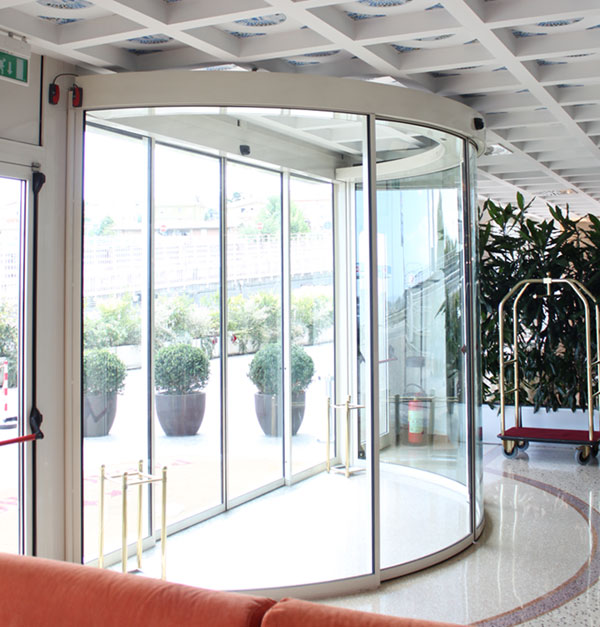 8 mẫu cửa kính tự động cho ngôi nhà bạn